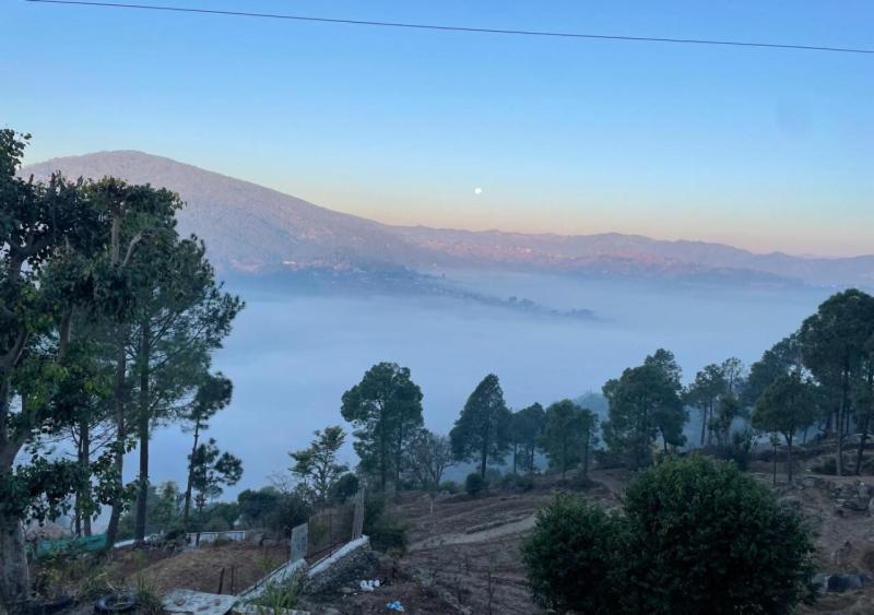 Hotel Maa Bhagwati Almora Ngoại thất bức ảnh
